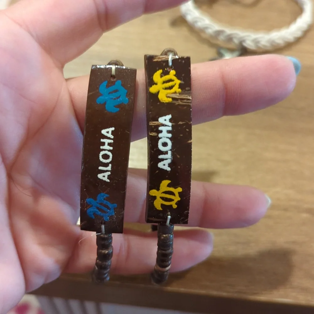 Aloha Hawaiian Themed Set Of Four Bracelets‎